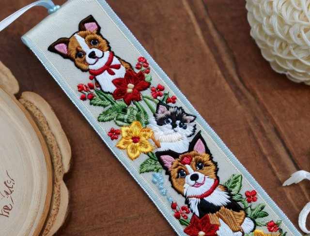 free standing lace puppies