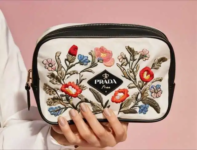 corporate gift makeup pouch